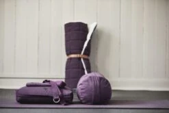 Nordal Yoga Meditatie Bolster - Burgundy -Nordal nordal yoga meditatie bolster burgundy 2